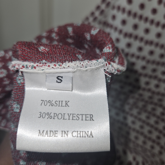 Chic White Top with Maroon Dot Print - Picture 4 of 4